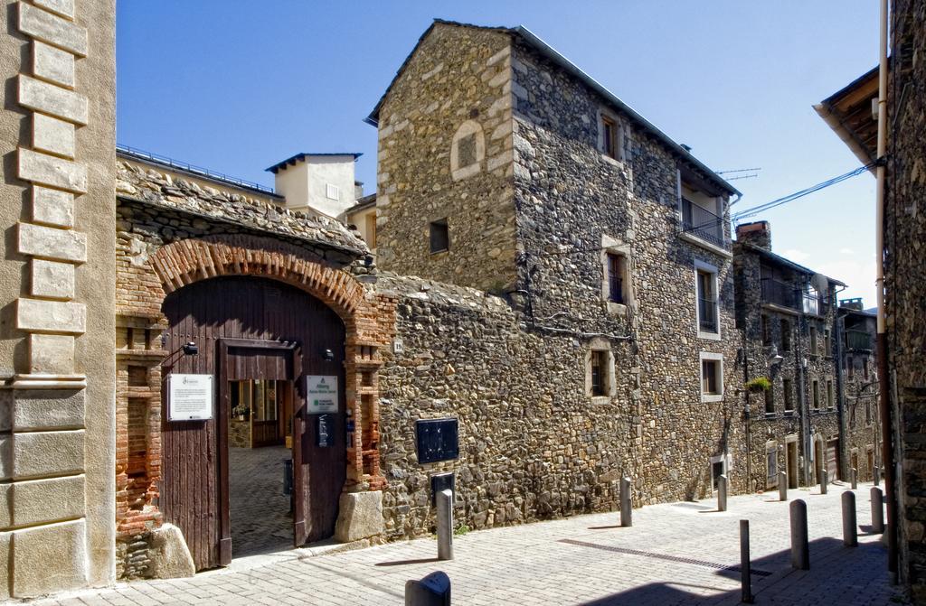 Alberg Anna Maria Janer Llivia Exterior foto